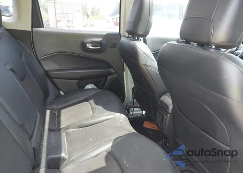 2021 Jeep Compass Altitude 4X4 z USA, uszkodzony, nr VIN 3C4NJDBB7MT593308